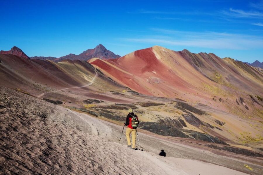 Palcoyo – Explore Rainbow Mountains Secret Sister