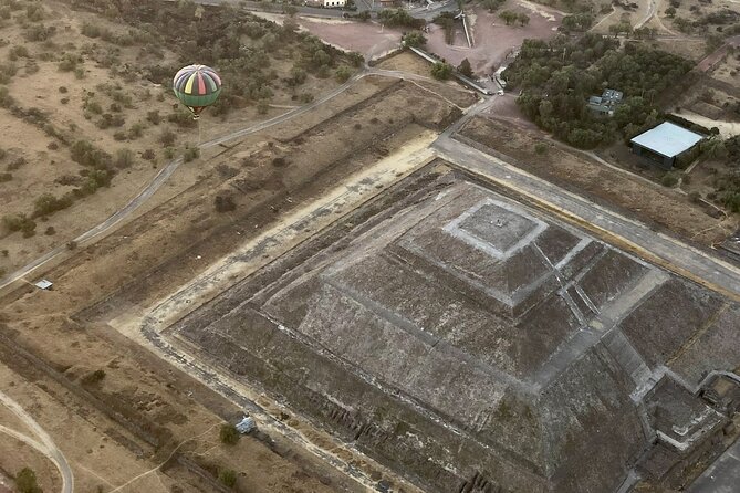 Panoramic Flight to Teotihuacanán in Small Plane 2 People