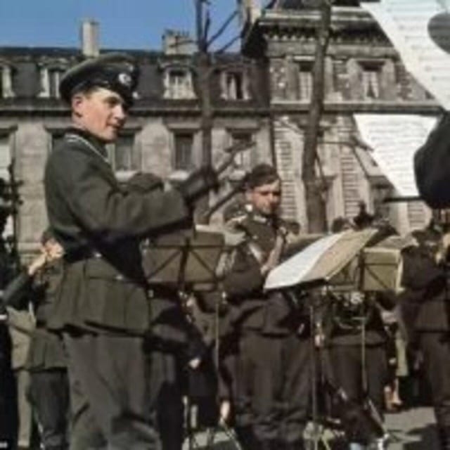 Paris: A Walk Through History (1940-1944) - Historical Context and Political Circumstances