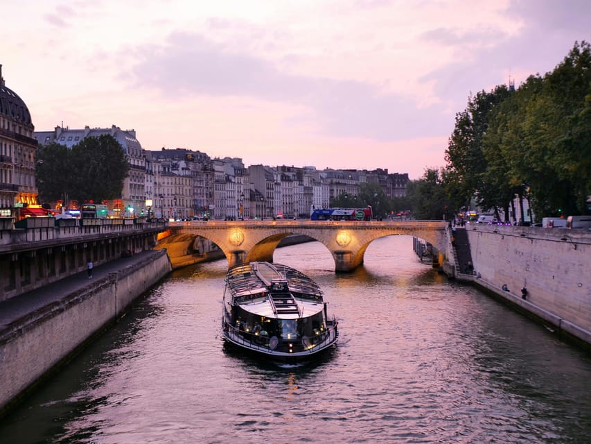 Paris: City of Lights Walking Tour and Seine River Cruise