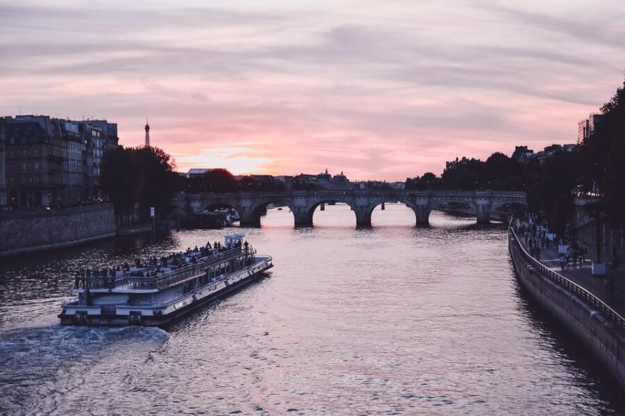 Paris: City Walking Tour and Seine River Cruise