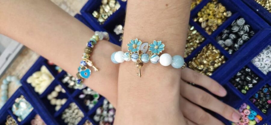 Paris: Custom Souvenir Bracelet Workshop