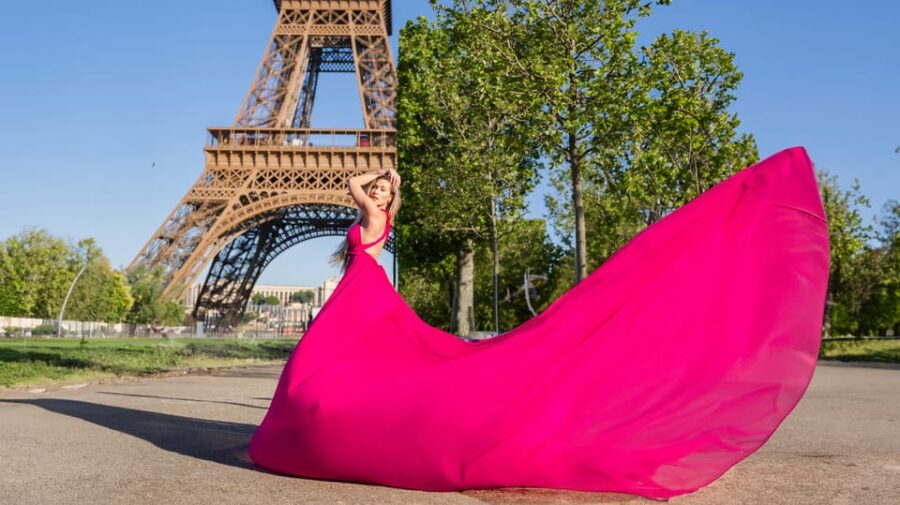Paris: Eiffel Tower Flying-Dress Photoshoot @jonadress