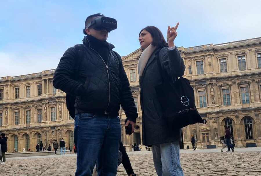 Paris: Experience the History of the Louvre With Virtual Reality