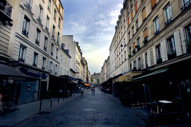 Paris Gourmet French Delicacies Food Tour in Eiffel Tower Area