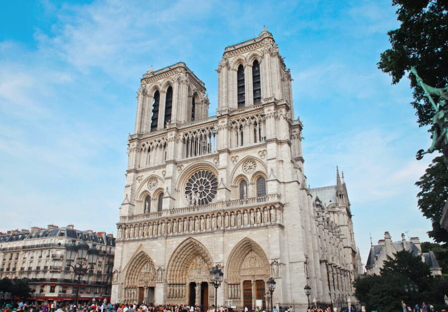 Paris Left Bank Small-Group: Notre-Dame, Pantheon, and More