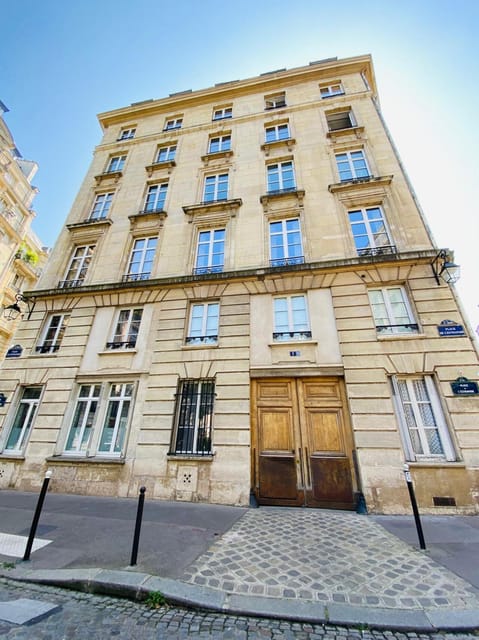 Paris Like Emily: A Tour of Iconic Filming Locations