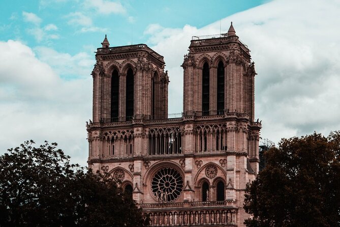 Paris: Marais Walk Self Guided Audio Tour