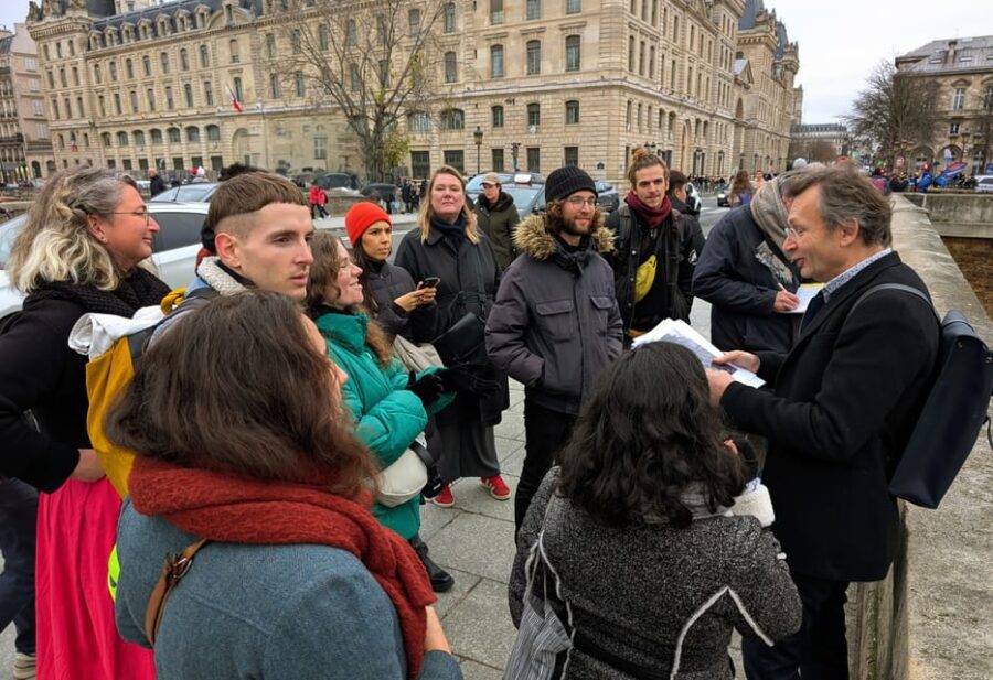 Paris: Marais Without Crowds. Guided Tour in a Small Group
