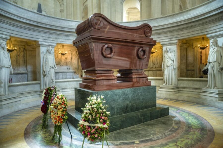 Paris: Napoleon Walking Tour With Les Invalides & Tomb Entry