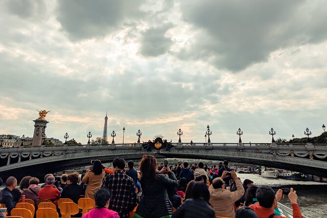 Paris One Hour Seine River Cruise With Recorded Commentary - Cruise Details and Features