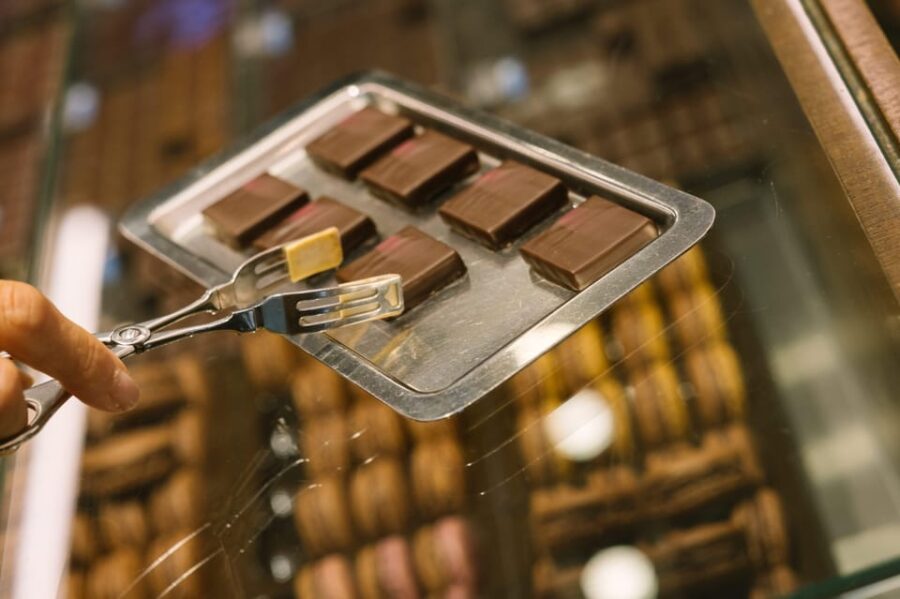Paris: Pastry & Chocolate Walking Tour With Tastings - Tour Overview