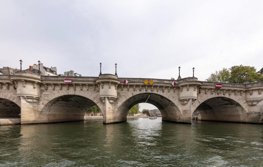 Paris: Private Seine River Cruise