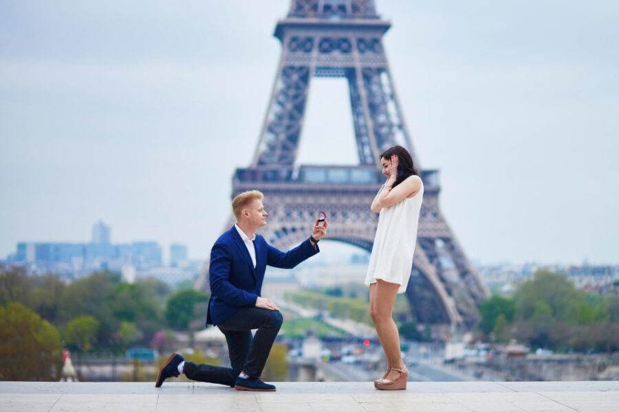 Paris: Romantic Photoshoot for Couples