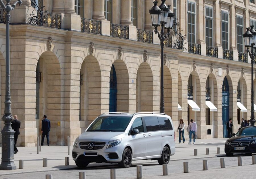 Paris VIP: Landmarks & Sightseeing Chauffeur Driven Tour 5hr