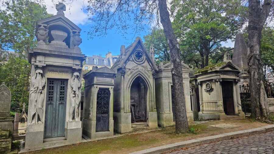 Père Lachaise Cemetery Tour, Tales From the Graves & Crepes