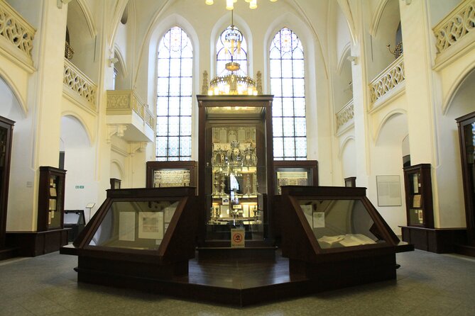 Prague Jewish Quarter Private Tour and Boat Cruise - Accessibility Features