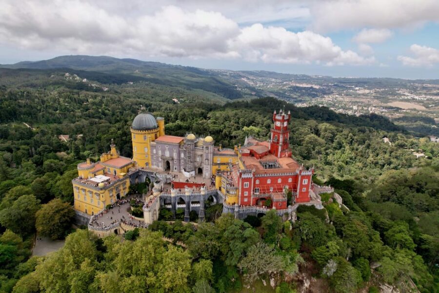 Private 8h Tour: Sintra, Pena Palace, Roca Cape, Cascais
