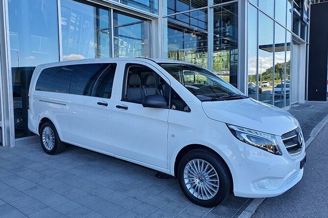 Private Arrival Transfer: From Zurich Airport to Wilderswil Interlaken