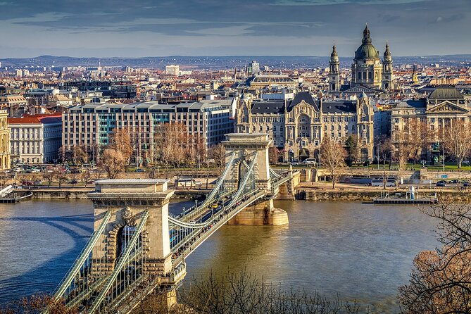 Private Budapest Sightseeing Tour: Royal Castle, Heroes Square, Chain Bridge