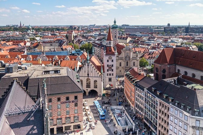 Private Car Transfer From Prague to Munich With 2h of Sightseeing