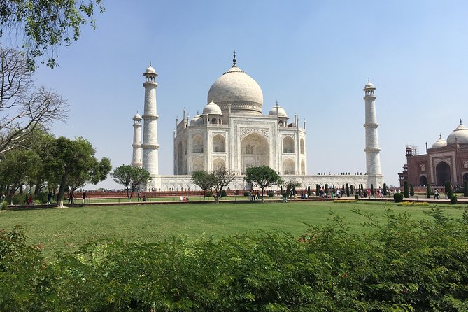 Private Day Tour of Tajmahal From Delhi With Fatehpur Sikri