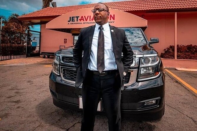 Private Roundtrip Luxury SUV Transfer to Downtown Nassau - Vehicle Features and Comfort