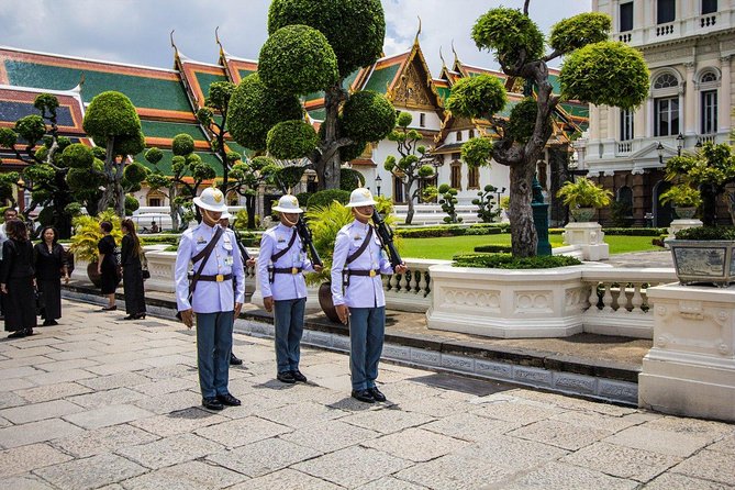 Private Tour : Grand Palace and Emerald Buddha Temple