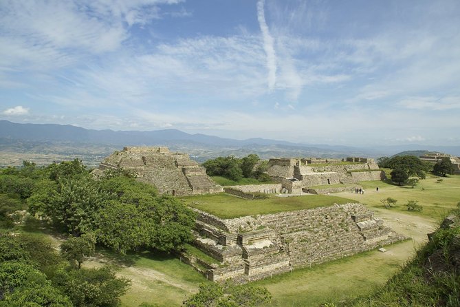 Private Tour, Monte Alban, Alebrijes & Atzompa Ceramic
