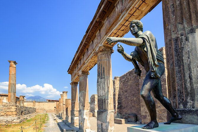 Private Tour of Pompeii and Naples From Sorrento