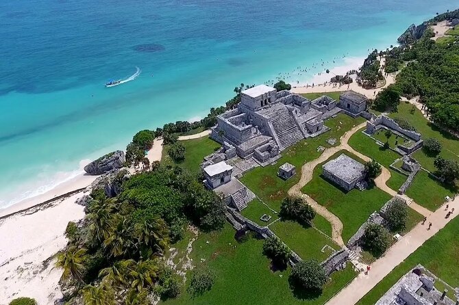 Private Tour: Tulum Ruins, Casa Tortugas and Locals Choice Food.