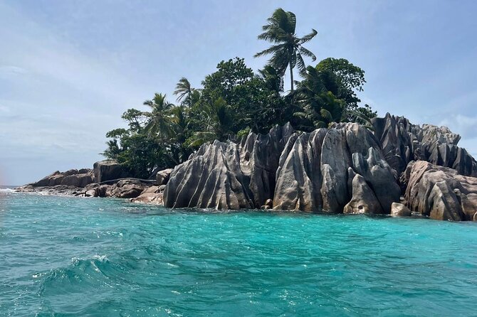 Private Transfer From Seychelles International Airport to Mahé