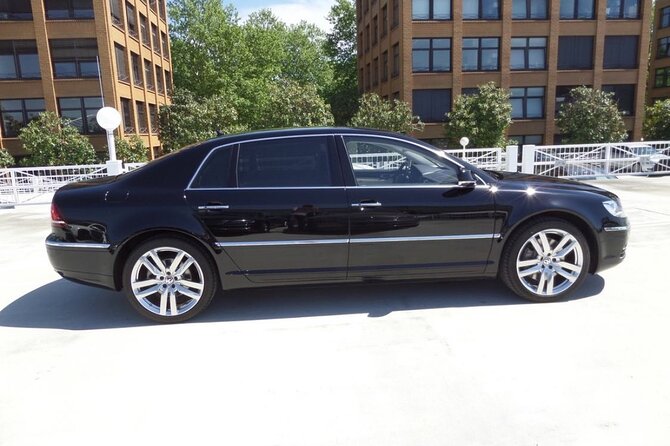 Private Transfer: New York City to LGA Airport - Service Features