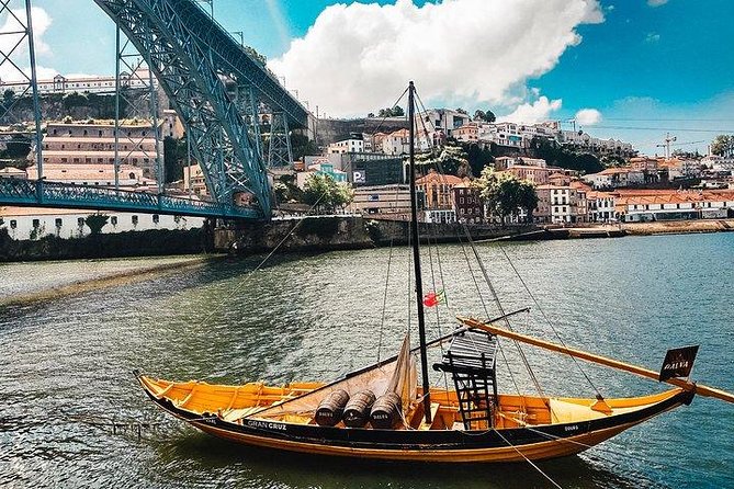 Private Trip From Lisbon to Porto With Multiple Stops on the Way