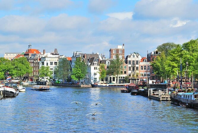 Private Vacation Photography Session With Local Photographer in Amsterdam