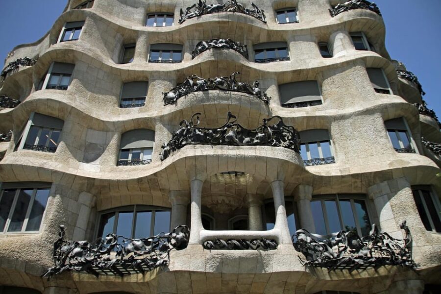 Private Walking Tour Of Casa Mila With Reserved Access
