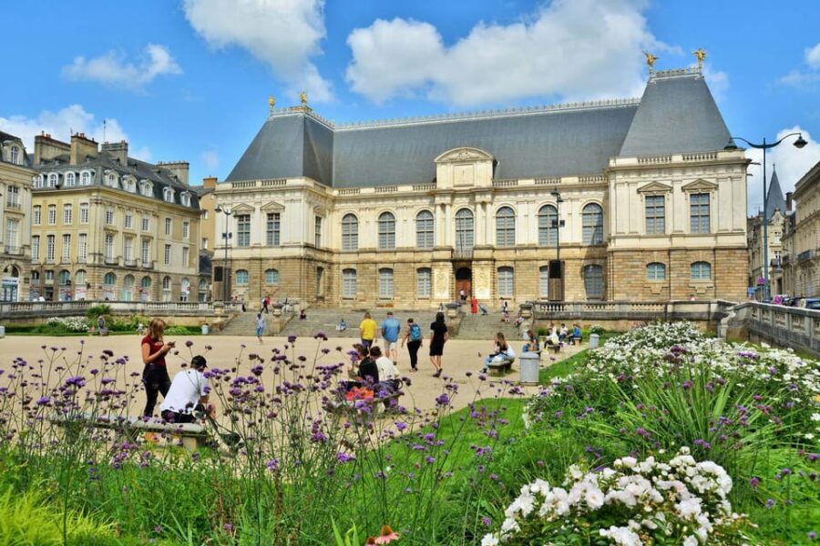 Rennes: Private Guided Walking Tour