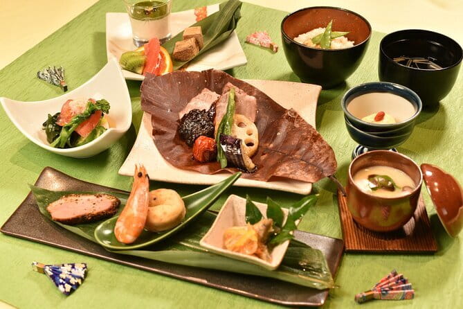 Restaurant Bus Tokyo With Japanese Lunch and Zazen Experience