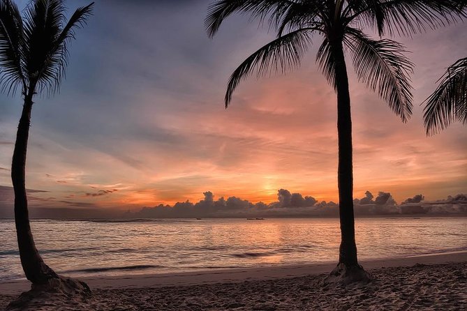 Round-Trip: Punta Cana Airport PUJ to Uvero Alto Hotels by Van