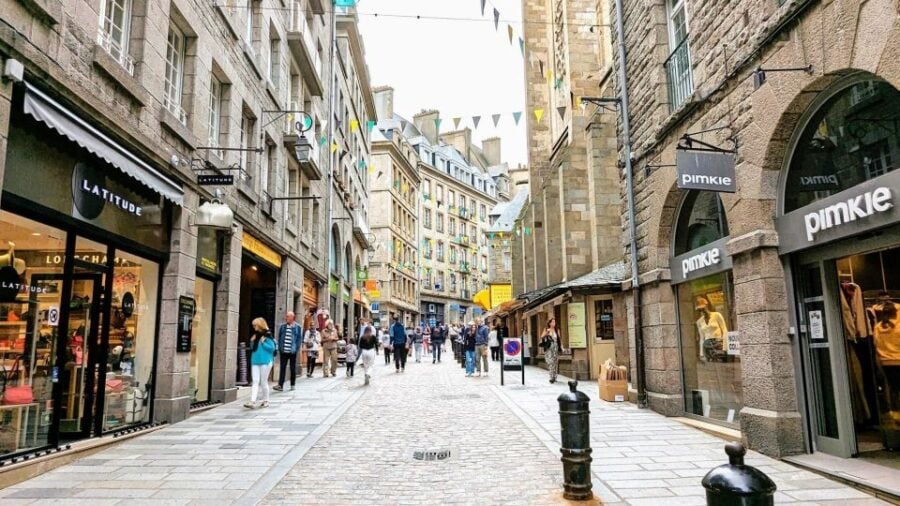 Saint Malo: Leisurely Stroll Through Historical Old Town