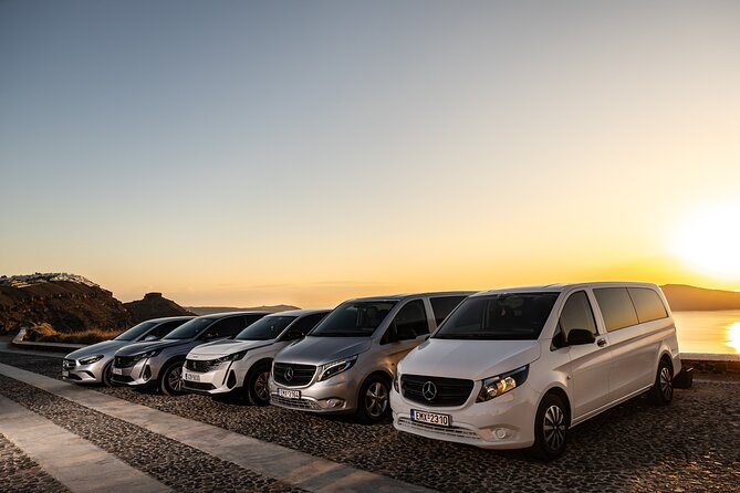 Santorini: Private Transfers To or From the Airport
