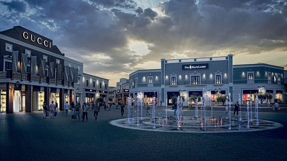 Sciacca: Sicilia Outlet Village Roundtrip Transfers