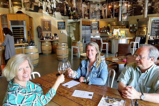 Seattle Wine and Waterfall Luxury Small-Group Day Tour With Lunch
