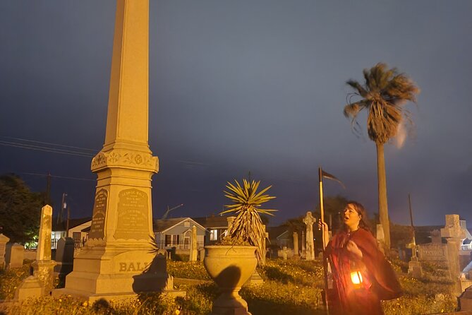 Secret Society Cemetery Walking Tour in Galveston