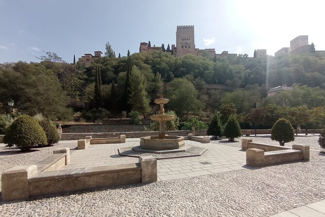 Secrets of Dynasties & Royals Quest Experience in Granada