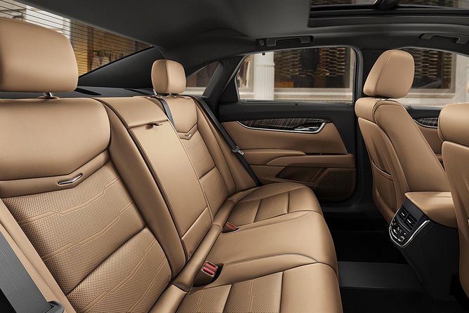 Sedan or SUV Arrival Transfer From ORUro Airport ORU to ORUro