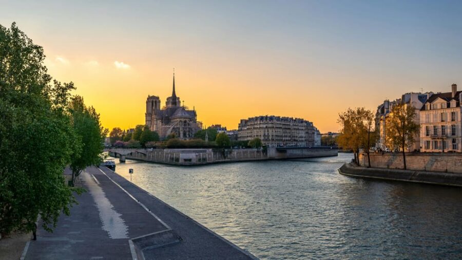 Seine River Cruise With Free Notre Dame Digital Audioguide