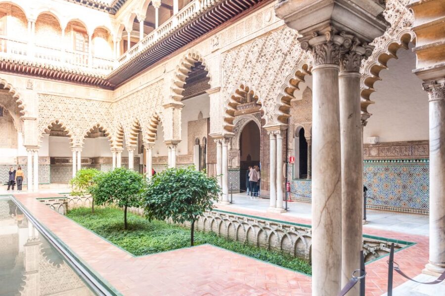 Seville: Cathedral, Giralda & Alcazar Entry With Guided Tour