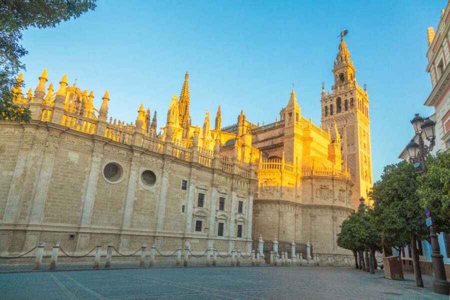 Seville: Guided Tour of Cathedral of Seville & Giralda Tower