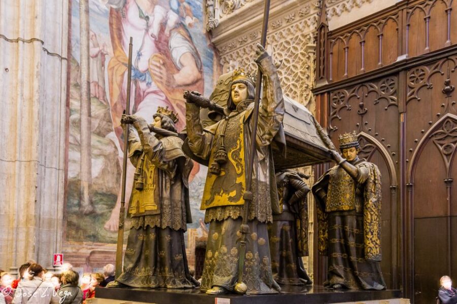 Seville: Small-Group Cathedral and Giralda Tour With Tickets - Tour Overview